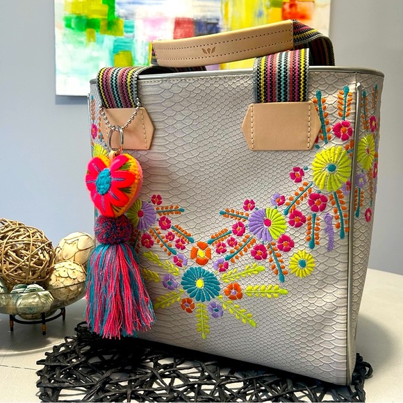 🌺🌸🌼 Consuela Songbird Classic Tote - Picture 1 of 15
